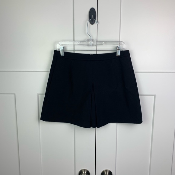 VINCE Size 6 Inverted Front Pleat Black Mini Skirt Preppy School Girl Pockets - Picture 2 of 6